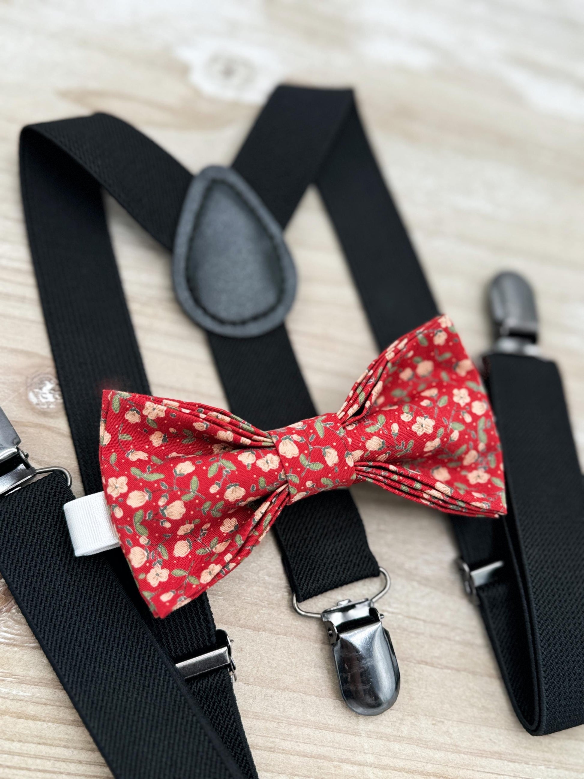 Floral Red Bow tie & Suspenders | Back Braces | Vintage Bowtie | Ring Bearer Outfit | Boho Rustic Wedding | Cottage Chic Outfit