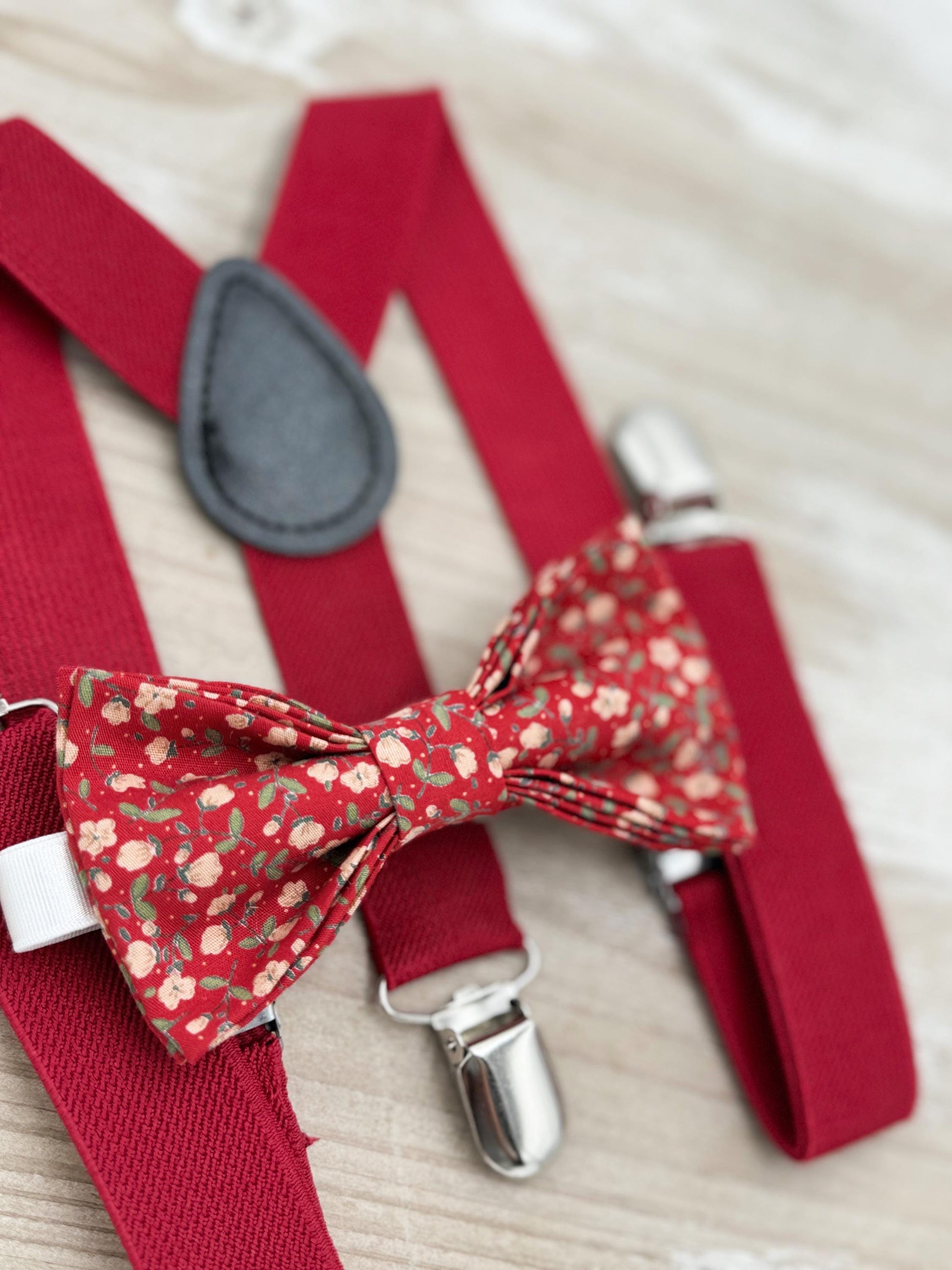 Floral Red Bow tie & Suspenders | Vintage Bowtie | Ring Bearer Outfit | Boho Rustic Wedding | Cottage Chic Outfit