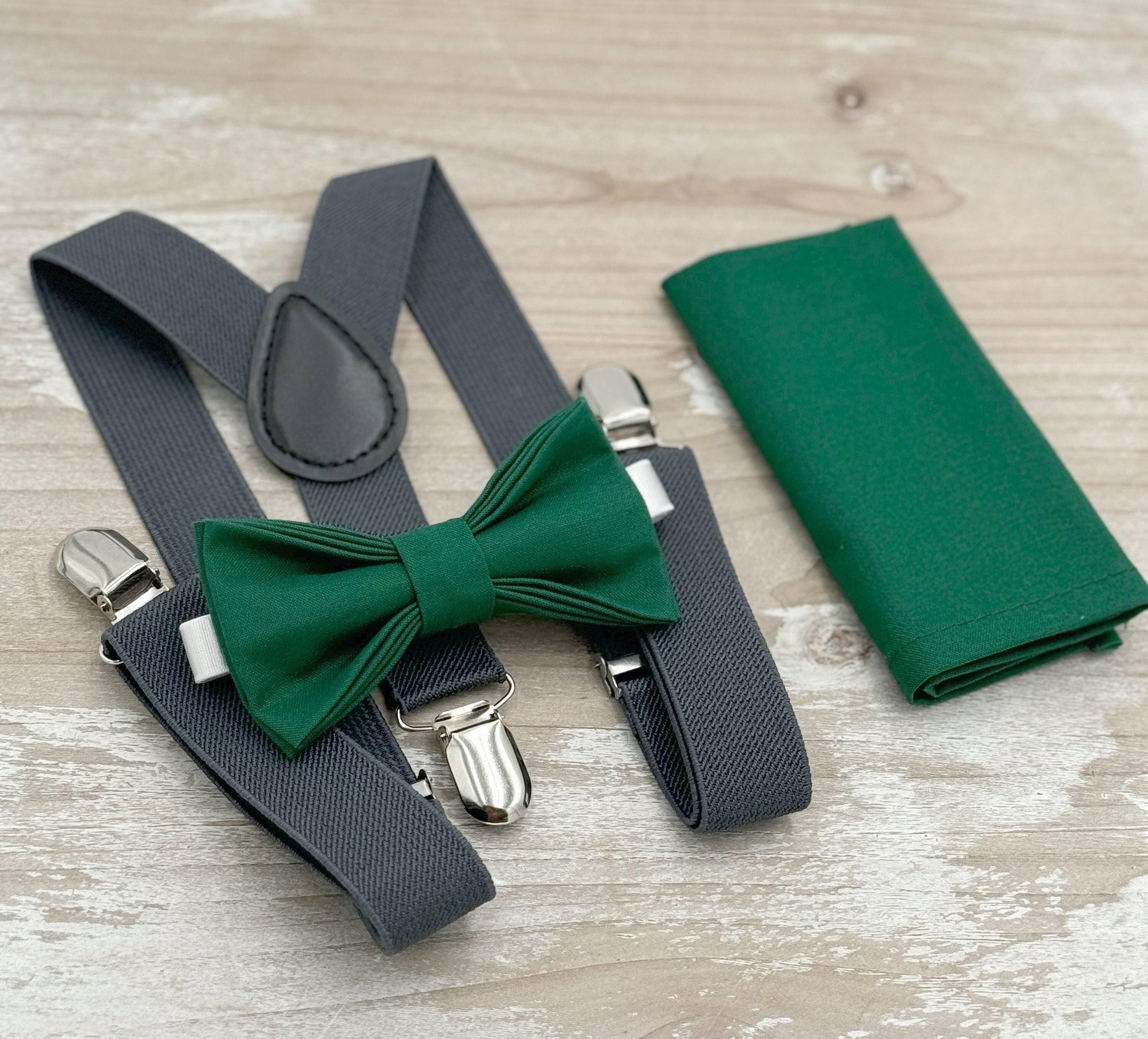 Juniper Bow tie & Suspenders | Dark Gray Charcoal Braces Pocket Square | Ring Bearer Outfit | Boho Wedding | Groomsman Gift | Emerald Bow